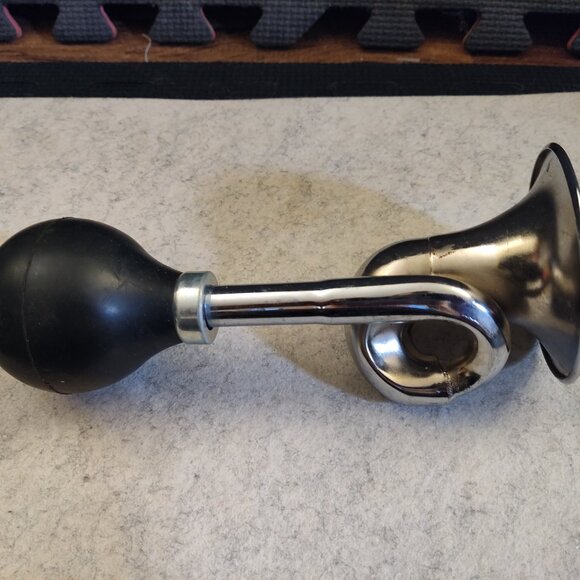 VTG Rubber Ball/Bulb Curled Bicycle Horn Goose Honk Bike Auto - Picture 1 of 2